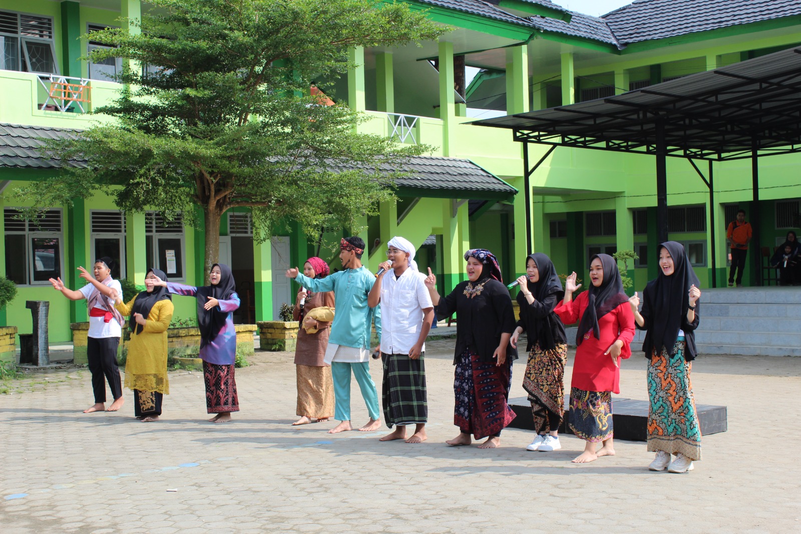 Teater Alief MAN 2 Kota Jambi Mengocok Perut Penonton di Hari Terakhir Matsama