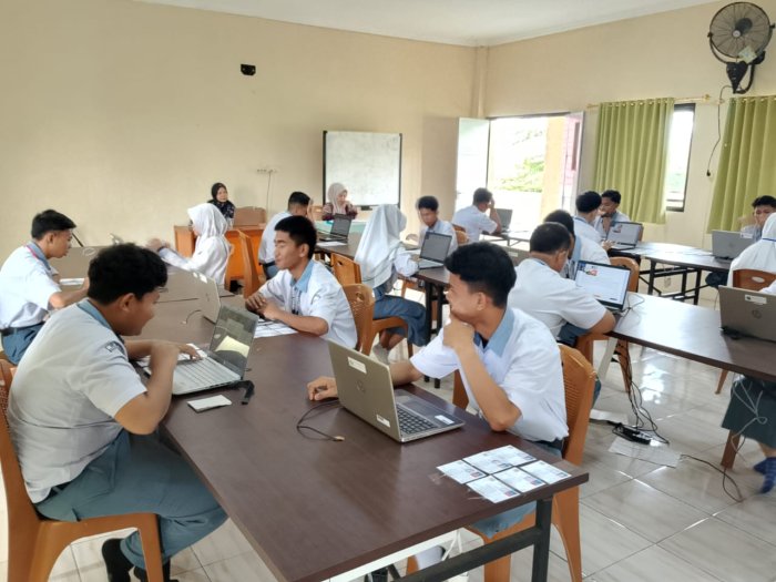 Hari Ketiga TKA di MAN 2 Kota Jambi Berjalan Kondusif Berkat Sinergi Semua Unsur Madrasah