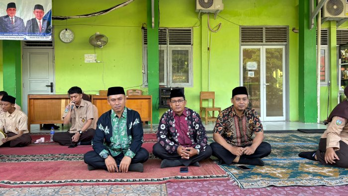Doa Bersama dan Pembacaan Yasin di MAN 2 Kota Jambi, Kepala Madrasah Sampaikan Belasungkawa dan Motivasi Hadapi Ujian Doa Bersama dan Pembacaan Yasin di MAN 2 Kota Jambi, Kepala Madrasah Sampaikan Belasungkawa dan Motivasi Hadapi Ujian