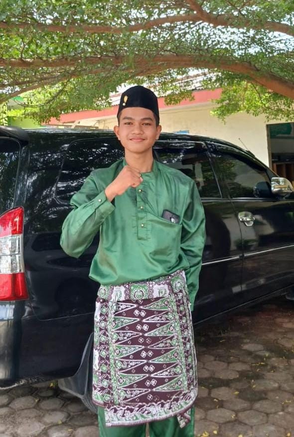 Khalifah Syukron: Siswa Berprestasi di Akademis dan Aktif di OSIM
