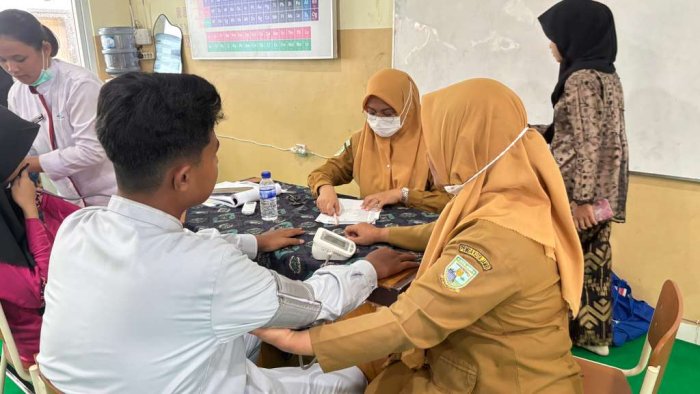 Cegah Sejak Dini! Siswa MAN 2 Kota Jambi Antusias Ikuti Cek Kesehatan Gratis Bersama Puskesmas Kebun Kopi