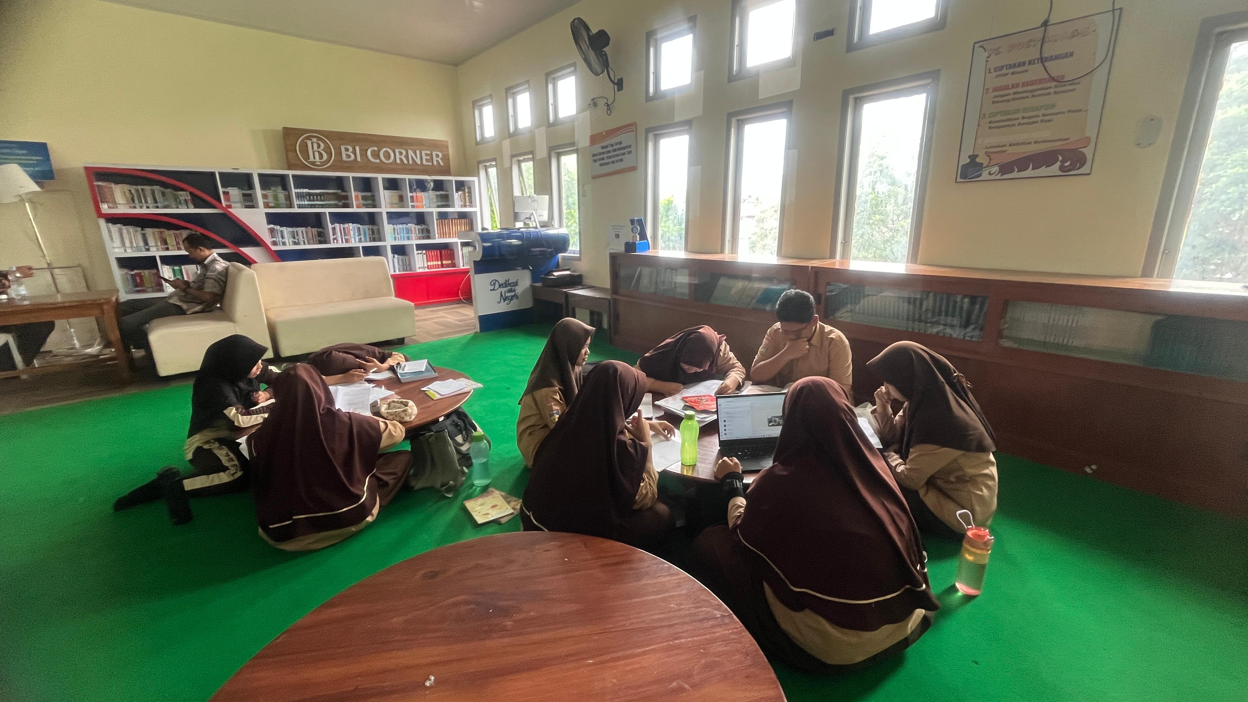 Tim Olimpiade MAN 2 Kota Jambi Matangkan Persiapan Hadapi KOSSMI 2025