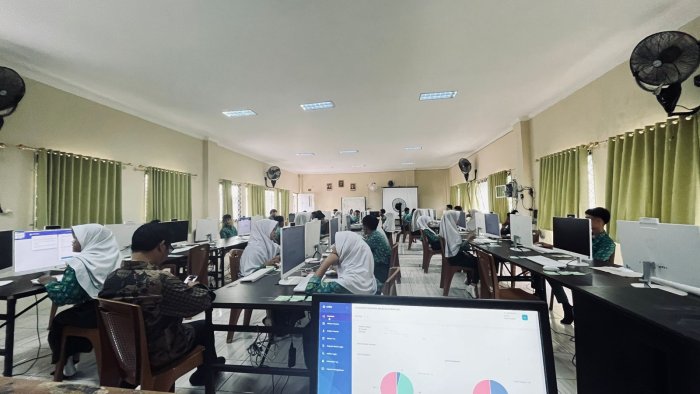 Gladi Bersih TKA 2025 Gelombang Kedua di MAN 2 Kota Jambi Berjalan Lancar, Siswa Sukses Selesaikan