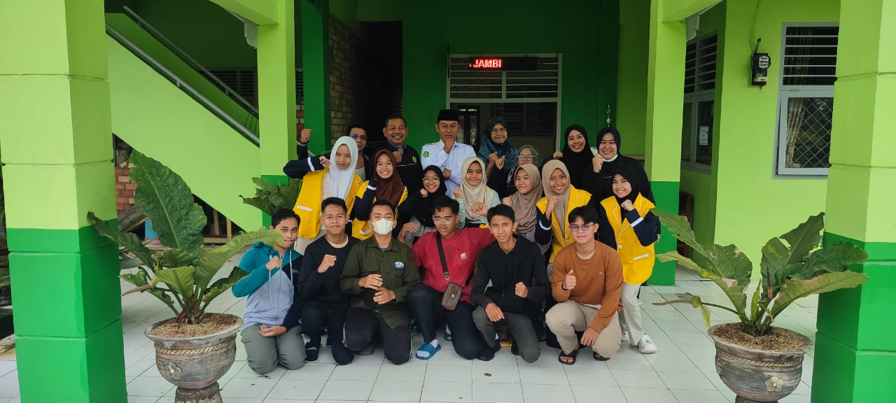 Kepala MAN 2 Kota Jambi Lepas Kontingen Siswa ke Berbagai Ajang Lomba: Bangun Kepercayaan Diri dan Jaga Akhlakul Karimah