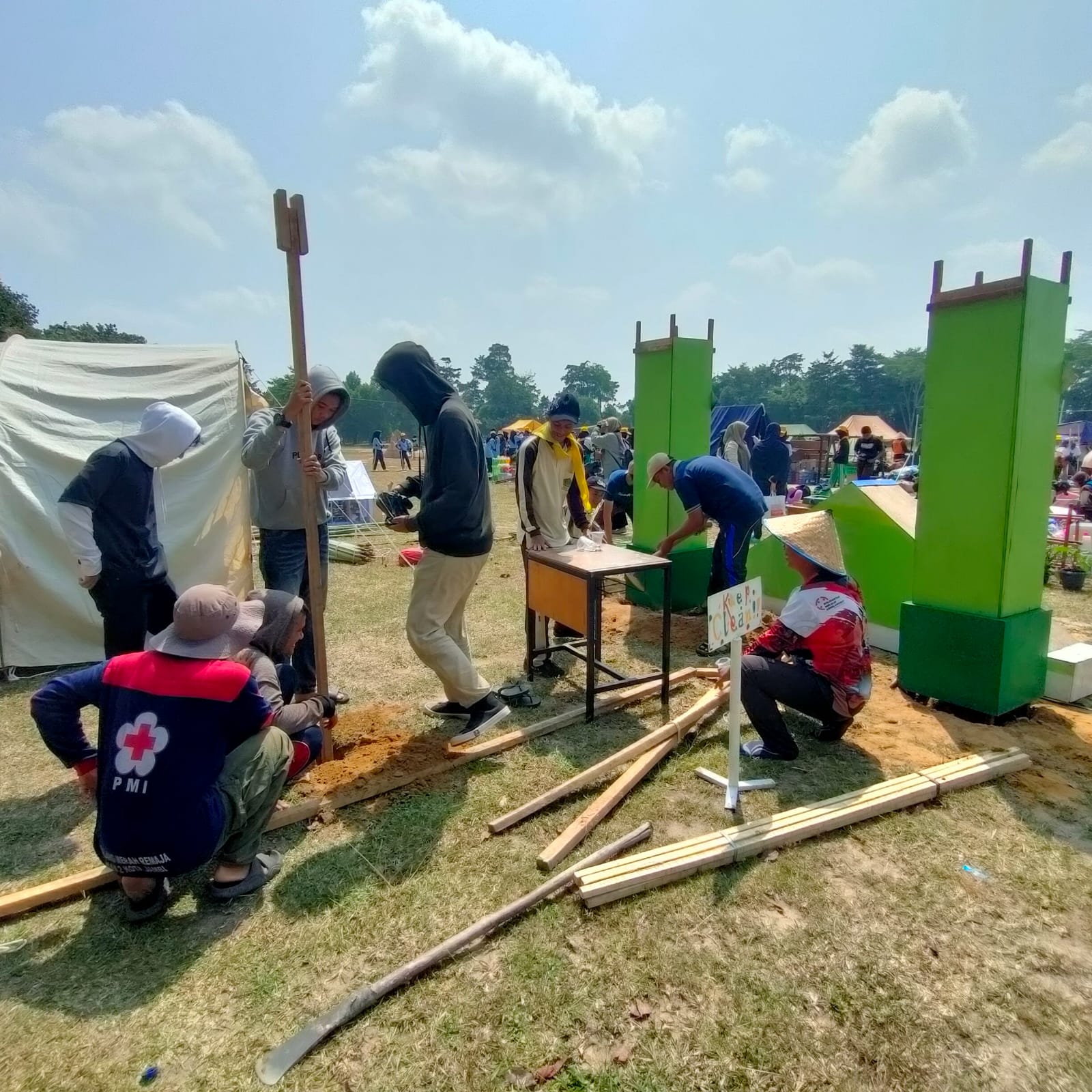 Kegiatan Perdana Kontingen Wira 006 di Lokasi LKPM IX Universitas Jambi: Membangun Basecamp sebagai Pusat Taktis