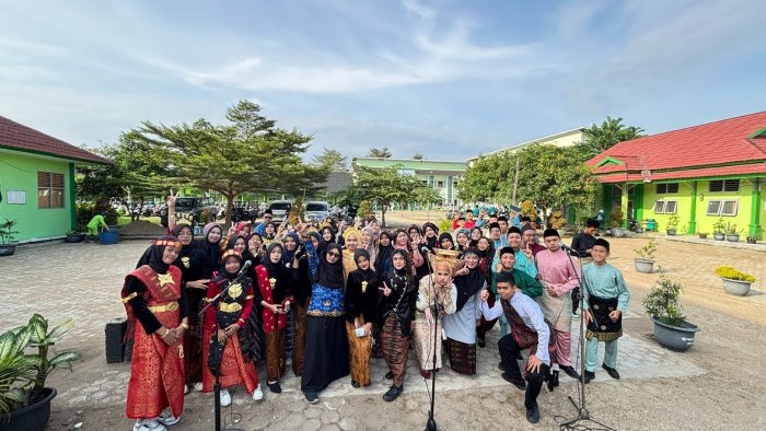 Semangat Sumpah Pemuda, Siswa MAN 2 Kota Jambi Siap Gelar Upacara dengan Nuansa Kebhinekaan