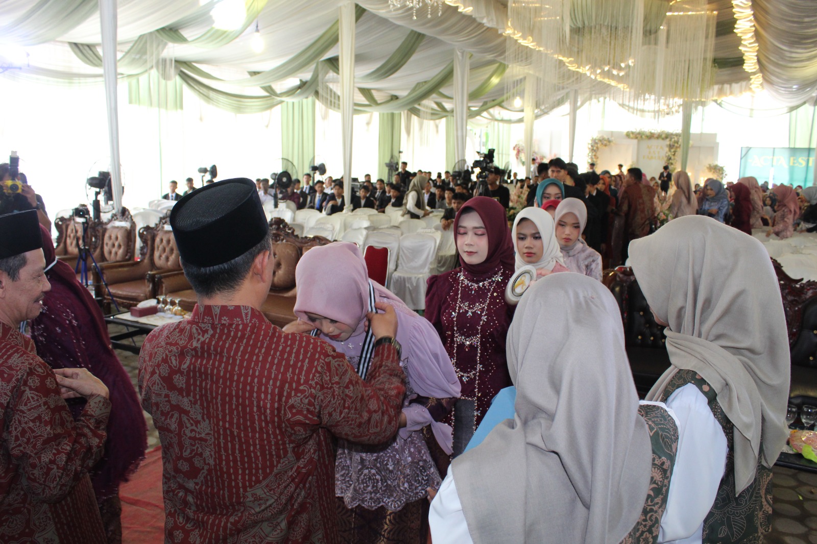 MAN 2 Kota Jambi Lepas Siswa Kelas XII, Panggung Haru dan Semangat Masa Depan