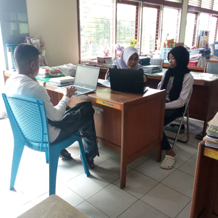 Kegiatan Guru Asuh Perkuat Karakter dan Motivasi Belajar Siswa Kelas Global X E1 MAN 2 Kota Jambi Kegiatan Guru Asuh Perkuat Karakter dan Motivasi Belajar Siswa Kelas Global X E1 MAN 2 Kota Jambi