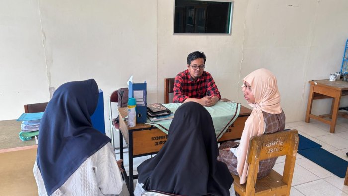 Ngulik Ide dan Menemukan Solusi: Serunya Kelas Asuh Mr. Gogor di Kelas Excellent MAN 2 Kota Jambi