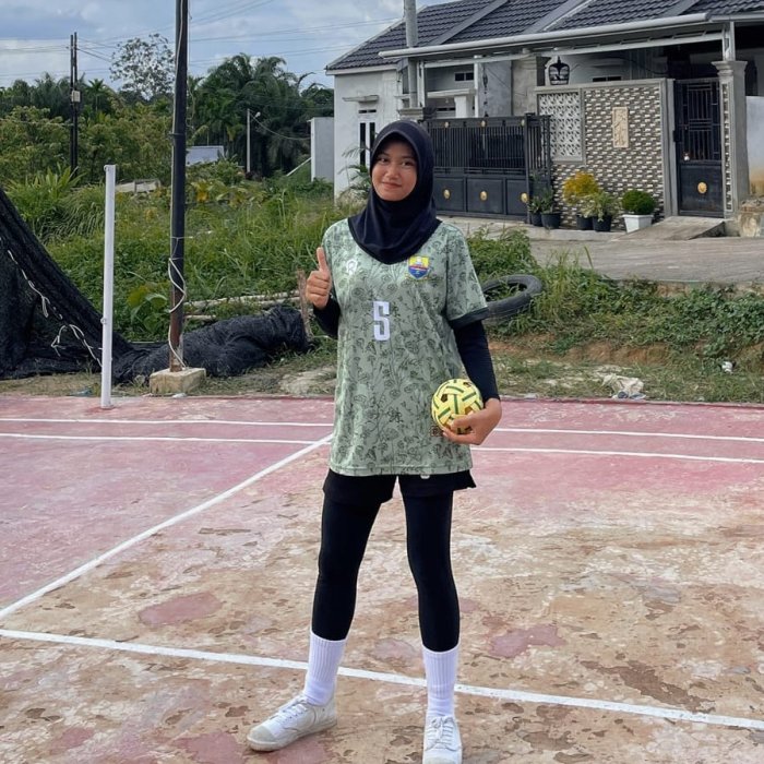 Siswi MAN 2 Kota Jambi Siap Berlaga di POPNAS XVII, Sheyna Sahratu Jadi Andalan Tim Sepak Takraw Jambi!