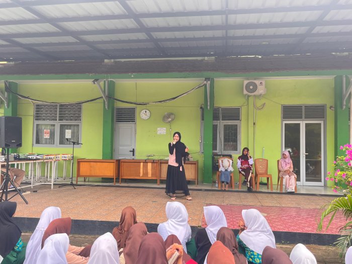 Harmoni di Atas Panggung: Vokal Solo NEORUBIK Hadirkan Suara-suara Terbaik MAN 2 Kota Jambi