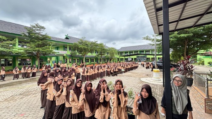 Pemilu OSIM di MAN 2 Kota Jambi, Siswa Memadati TPS