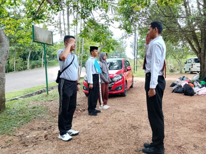 Semangat Pagi di Tengah Alam: Apel Pembukaan Hari Kedua LDK OSIM MAN 2 Kota Jambi di Hutan Kota Muhammad Sabki