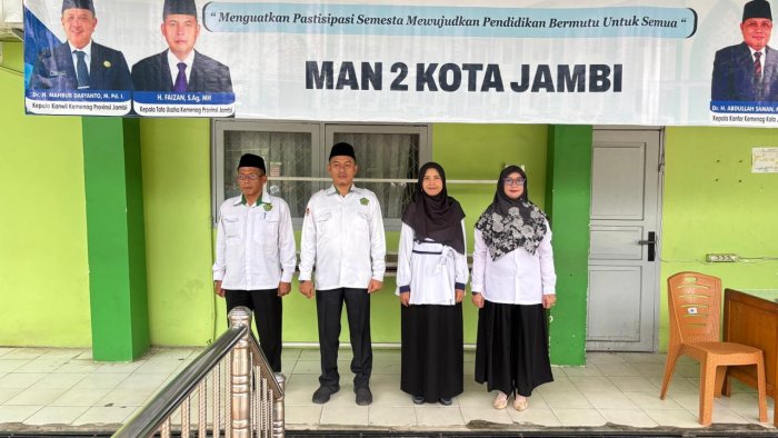 Ali Imron Ingatkan Siswa MAN 2 Kota Jambi Pentingnya Persiapan Menghadapi PAS Ali Imron Ingatkan Siswa MAN 2 Kota Jambi Pentingnya Persiapan Menghadapi PAS