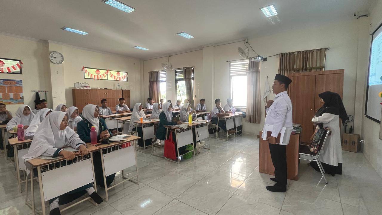 Kepala MAN 2 Kota Jambi Lakukan Supervisi Langsung Terhadap 13 Guru Supervisor