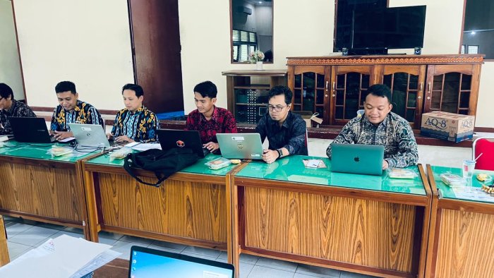 Kepala Madrasah Apresiasi Kinerja Tim IT dan Panitia