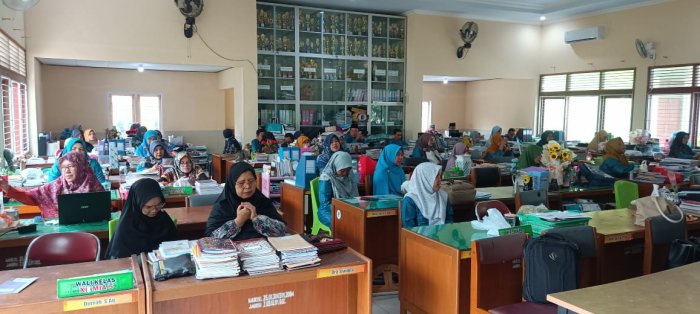 Rapat Akhir Semester Genap Digelar Senin, Wali Kelas Diminta Siapkan Leger dan Data Siswa