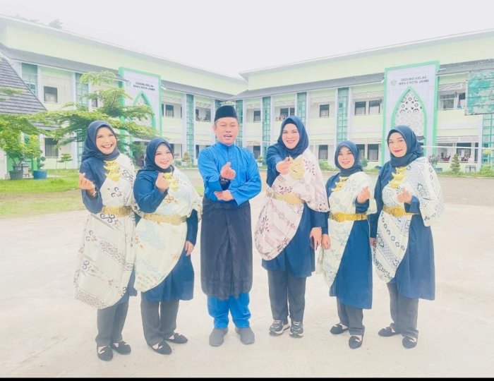 Penampilan Vokal Grup Dharma Wanita MAN 2 Kota Jambi Wakili Kota Jambi di Peringatan HAB Kemenag Provinsi