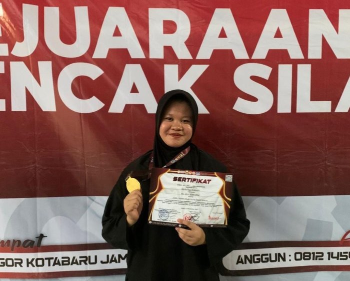 Zahratul Humairo Persembahkan Emas untuk MAN 2 Kota Jambi di Jambi Championship II