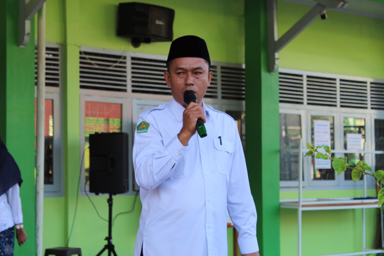 Kepala MAN 2 Kota Jambi Instruksikan Sertifikasi Halal untuk Kantin Madrasah
