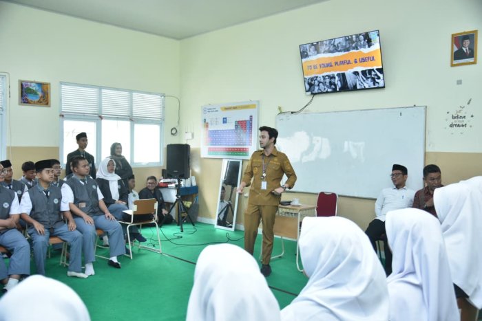 Wakil Walikota Jambi Beri Motivasi di MAN 2 Kota Jambi: Menjadi Muda, Berbahagia, dan Bermanfaat