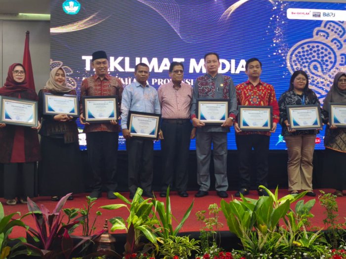 Komitmen Literasi Berbuah Prestasi, MAN 2 Kota Jambi Raih Penghargaan dari Balai Bahasa Provinsi Jambi