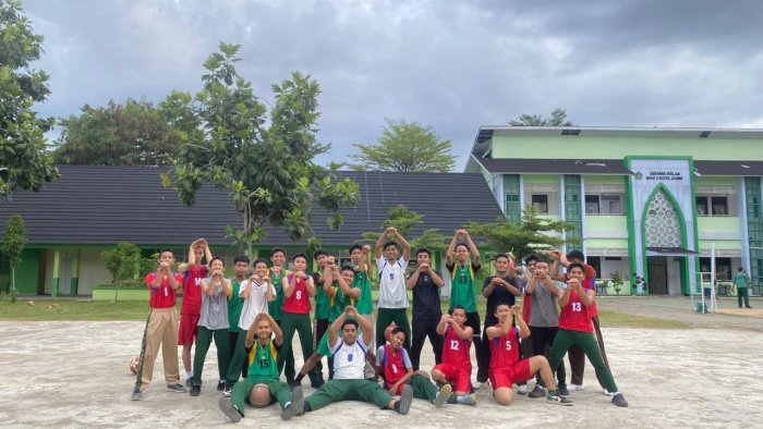 Tim Basket MAN 2 Kota Jambi Latihan ala NBA