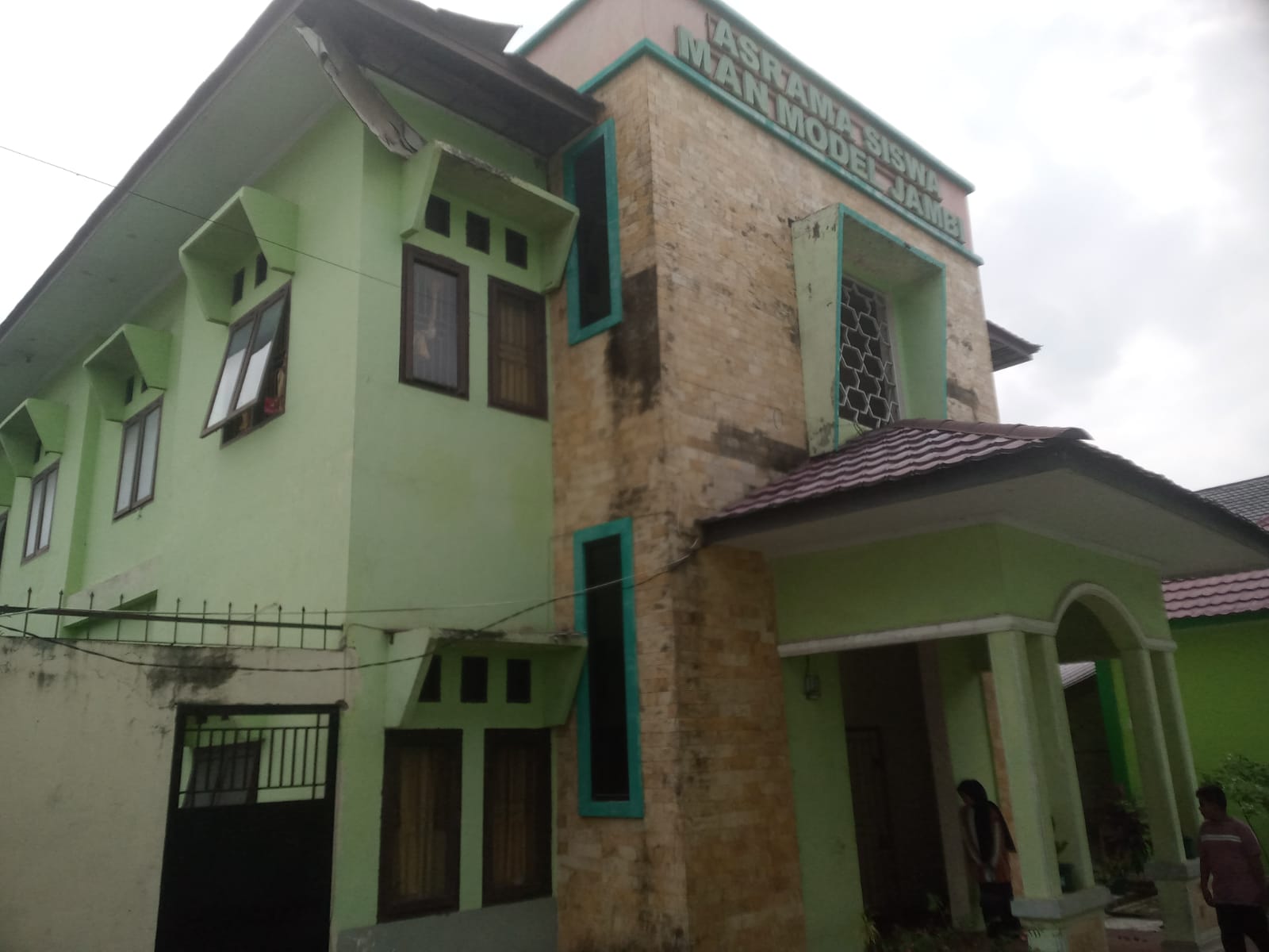 Semarak Awal Tahun Ajaran Baru di MAN 2 Kota Jambi, Siswi Asrama Putri  Berdatangan