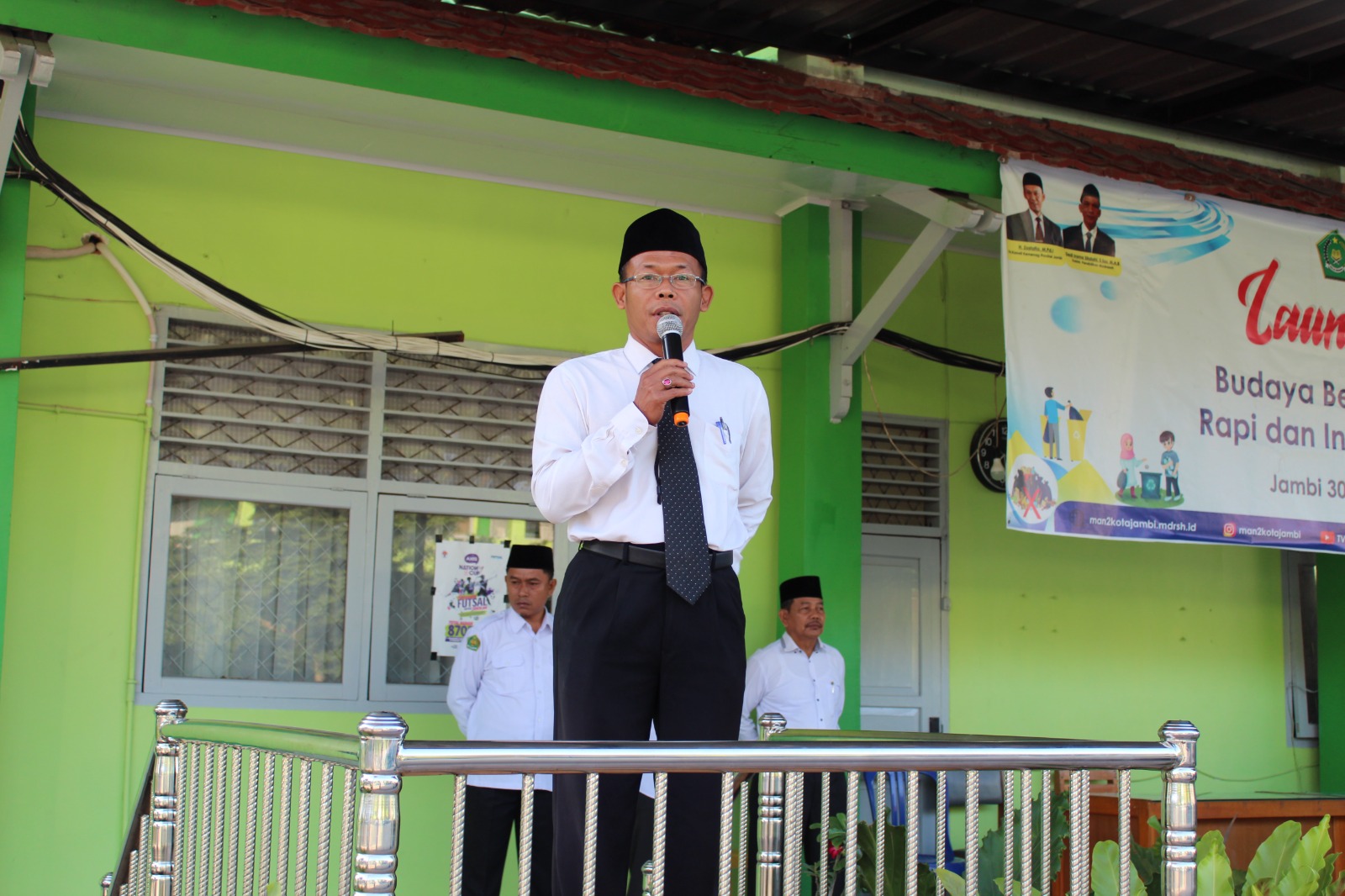 Menuju Sukses Butuh Proses, Pesan Ali Imron pada Upacara Bendera di MAN 2 Kota Jambi