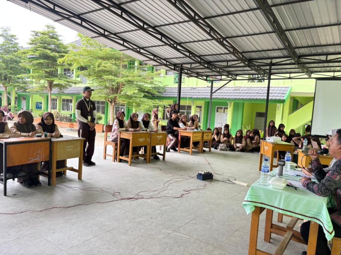 Kelas XII MIA 1 Raih Juara 1 Cerdas Cermat NEORUBIK MAN 2 Kota Jambi