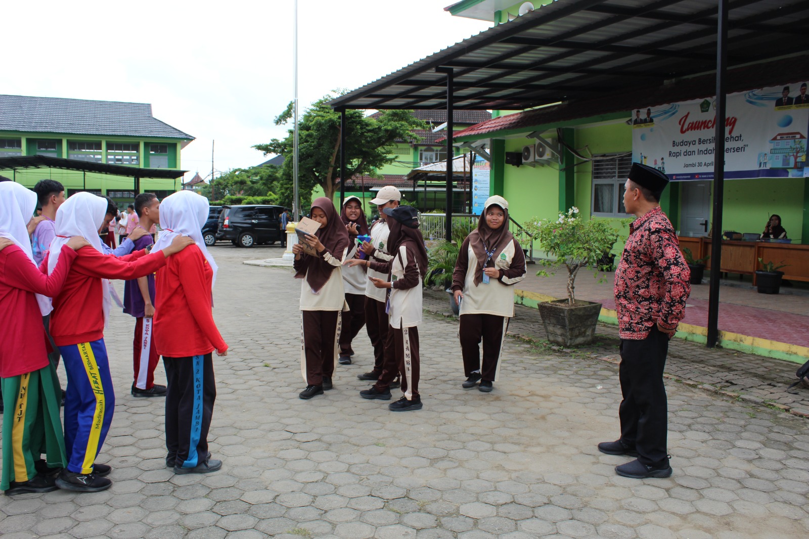 Kepala MAN 2 Kota Jambi Pantau Kegiatan MATSAMA 2024