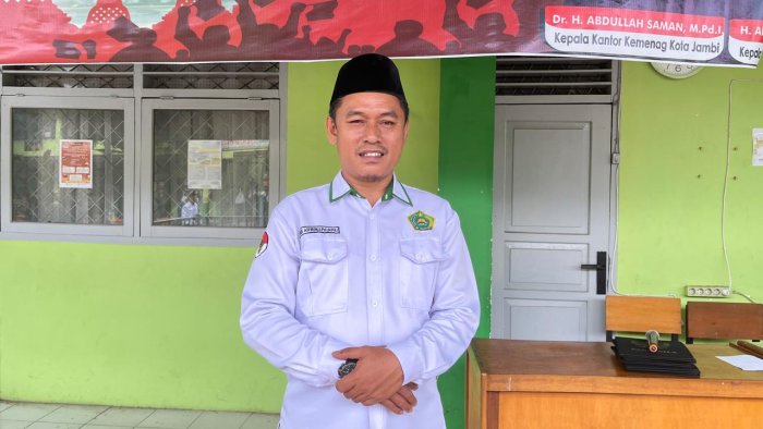 MAN 2 Kota Jambi Gelar Aksi Donasi untuk Korban Musibah di Sumatra, Kamad Ajak Siswa Tanamkan Rasa Syukur dan Kepedulian